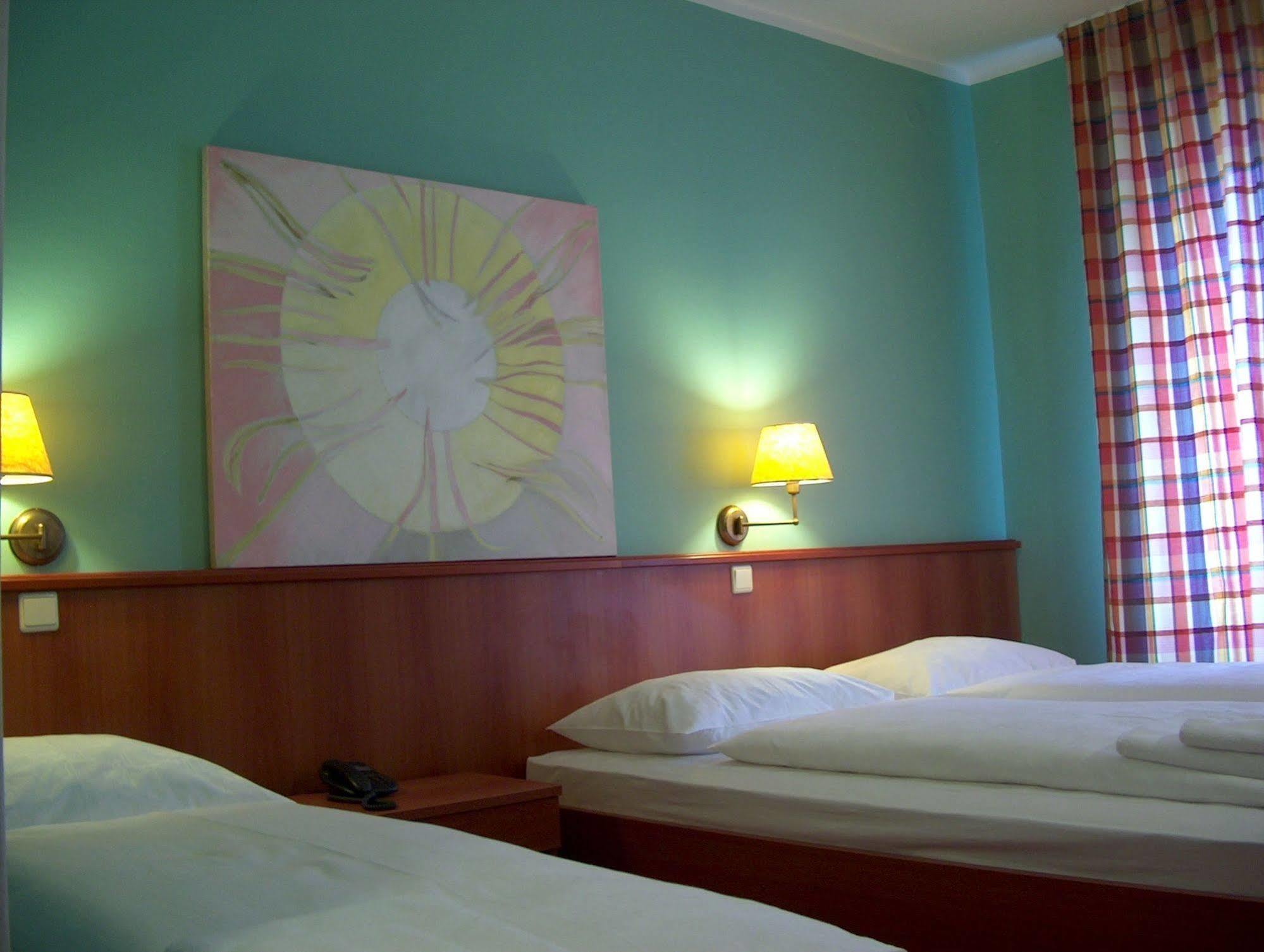 Hotel Risnjak Делнице Екстериор снимка